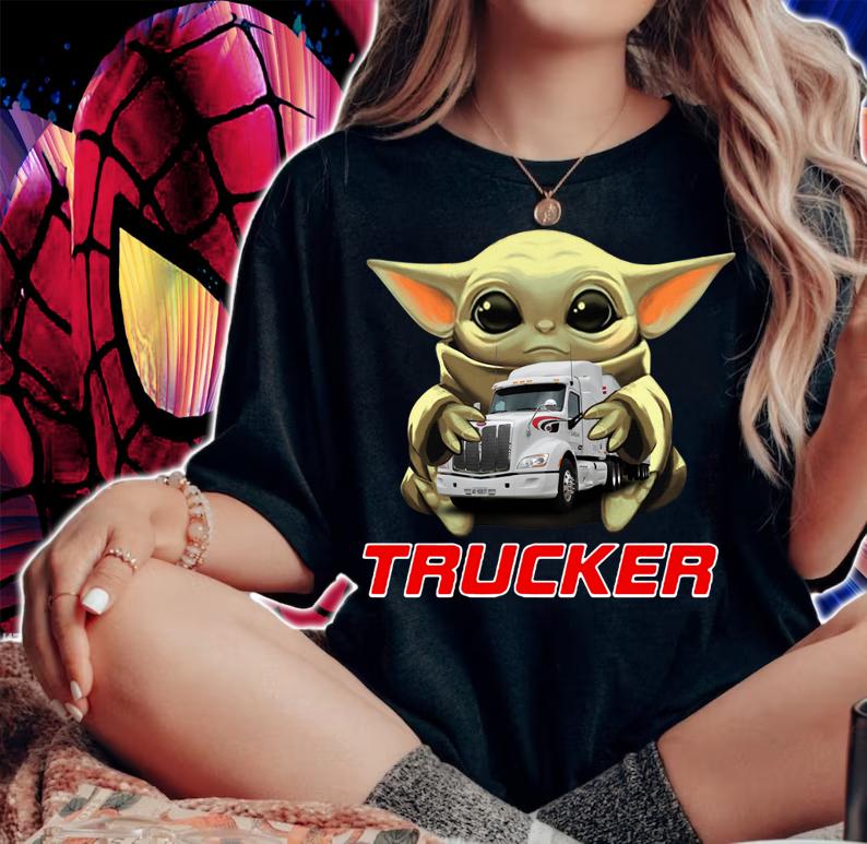 Official Star Wars Baby Yoda Hug Trucker t-shirt woman shirt