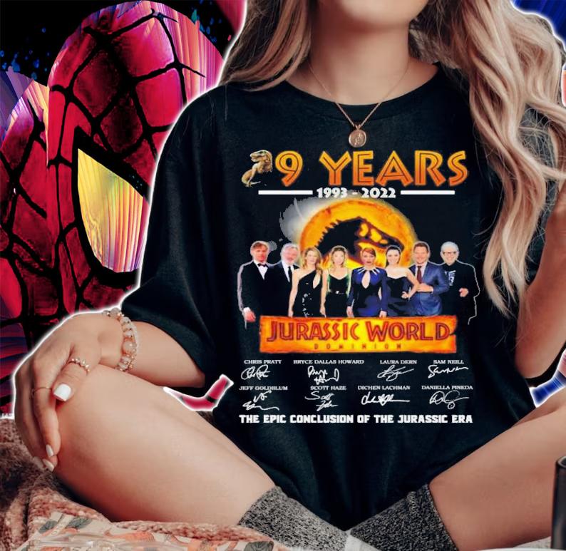 29 Years Jurassic World 1993-2022 Signatures The Epic Conclusion Of The Jurassic Era T-Shirt t-shirt