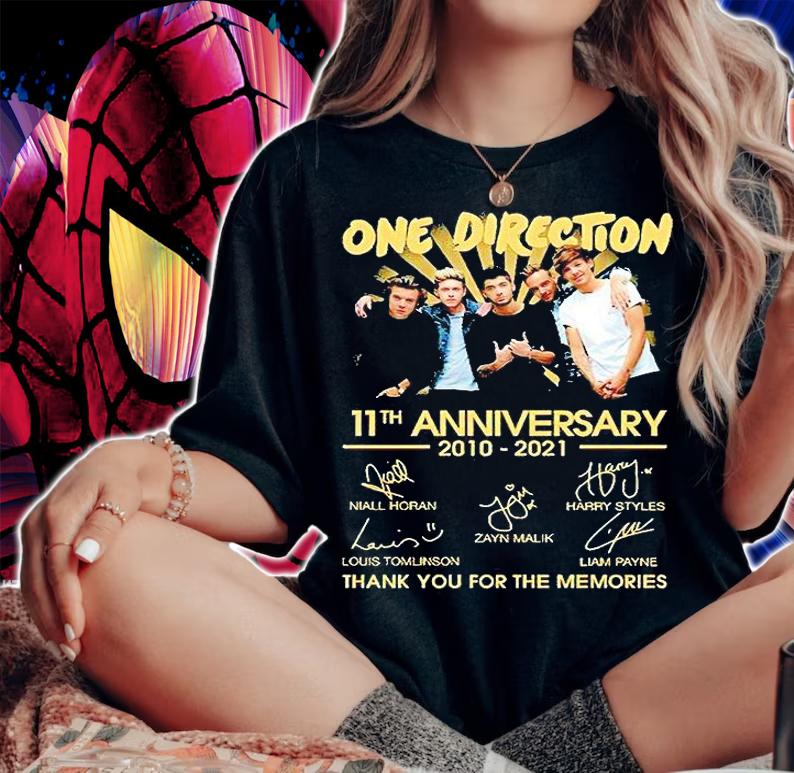 One Direction 11th Anniversary 2021-2021 thank You for the memories signature T-shirt woman shirt